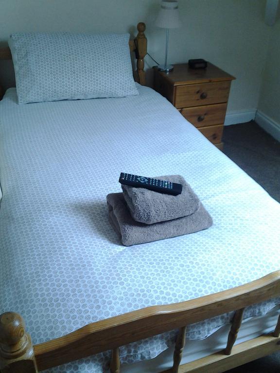 Cornerhouse Guesthouse คาร์ลไอเอิล ภายนอก รูปภาพ