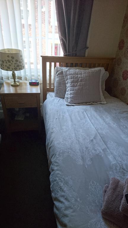 Cornerhouse Guesthouse คาร์ลไอเอิล ภายนอก รูปภาพ